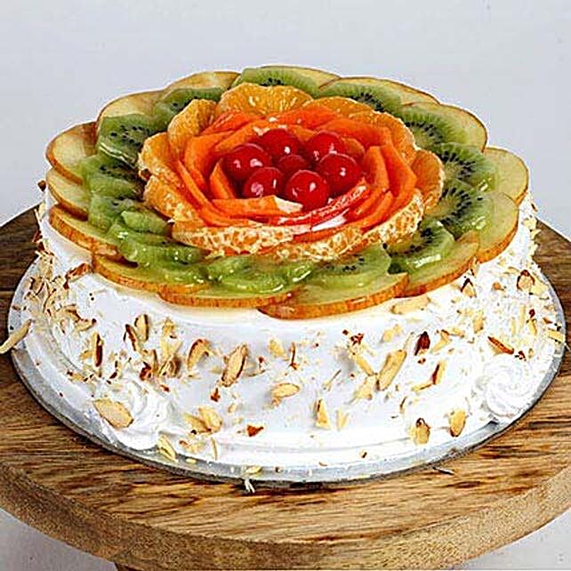 creamy vanilla fruit cake
