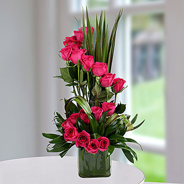 dark pink roses arrangement_1