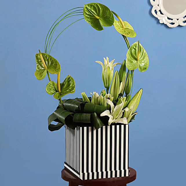 Send Flowers In Box Boxed Flowers Online Ferns N Petals