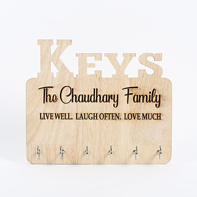 personalised-engraved-family-name-key-holder-gift-customized-wooden