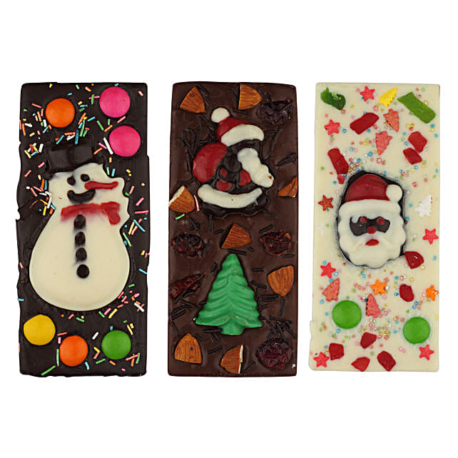 https://i7.fnp.com/images/pr/l/v20181207115445/christmas-themed-chocolate-bar-combo_1.jpg