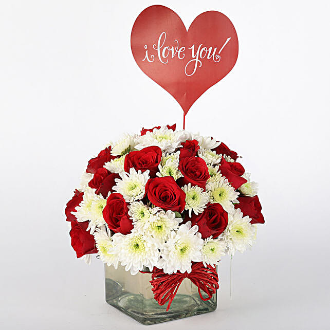 Red Roses & White Daisies in Glass Vase Gift combo roses n daisies