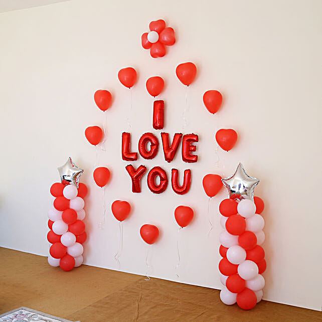 I Love You Balloon Décor