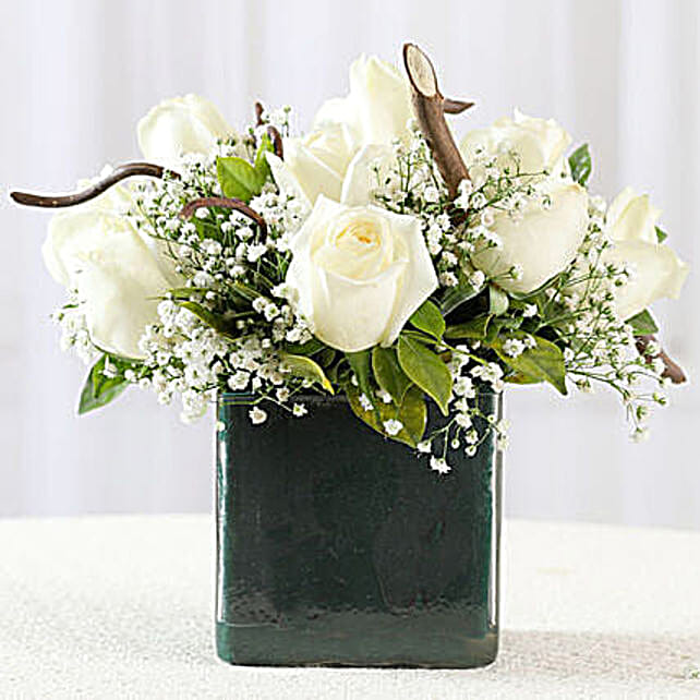 Pure Love White Roses In Glass Vase Gift Roses Arrangement In