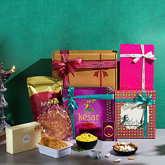 Buy/Send Karwa Chauth Gift Box Online- FNP