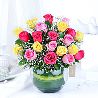 Blissful Mixed Roses Glass Vase Arrangement-picture-42