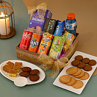 Delightful Treats Festive Tray Hamper-picture-18