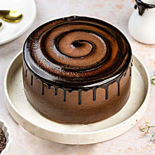 Extravagant Chocolate Cream Cake Half Kg-image-2