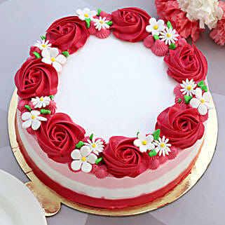 Lovely Red Roses Around Chocolate Cake Half Kg-picture-27