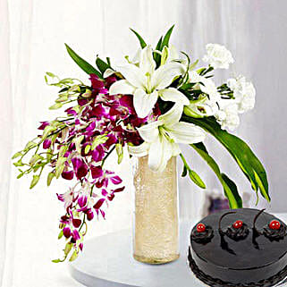 Royal Floral Arrangement With Cake-picture-42