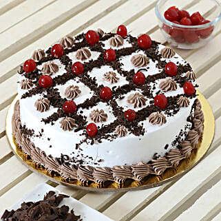 Zig Zag Black Forest Cake Half Kg-image-35