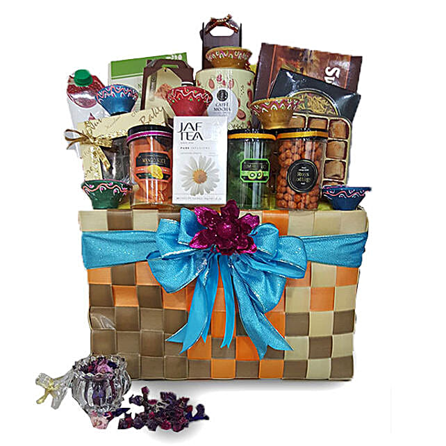 Send Gift Hampers to Malaysia - Ferns N Petals