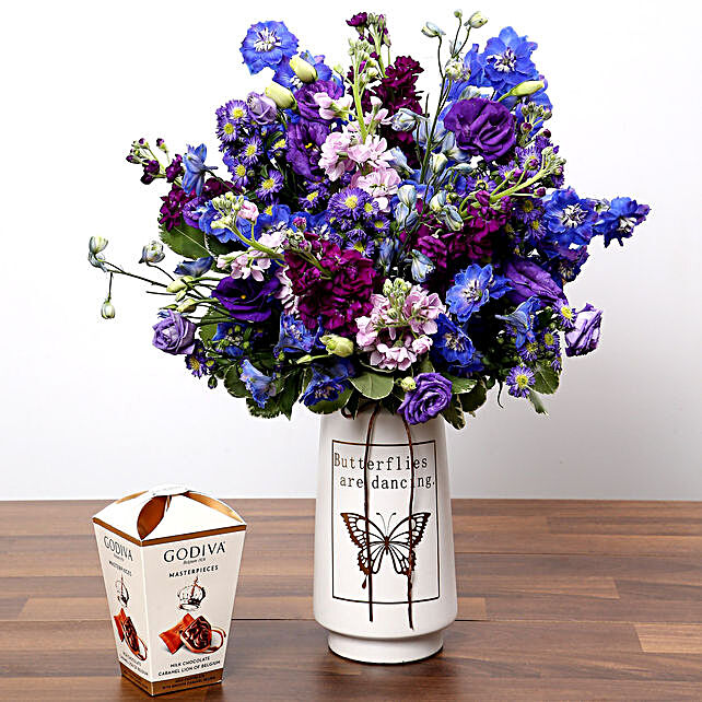 blue flower arrangements