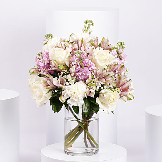 Pink And White Floral Bunch In Glass Vase In Uae Gift Pink And